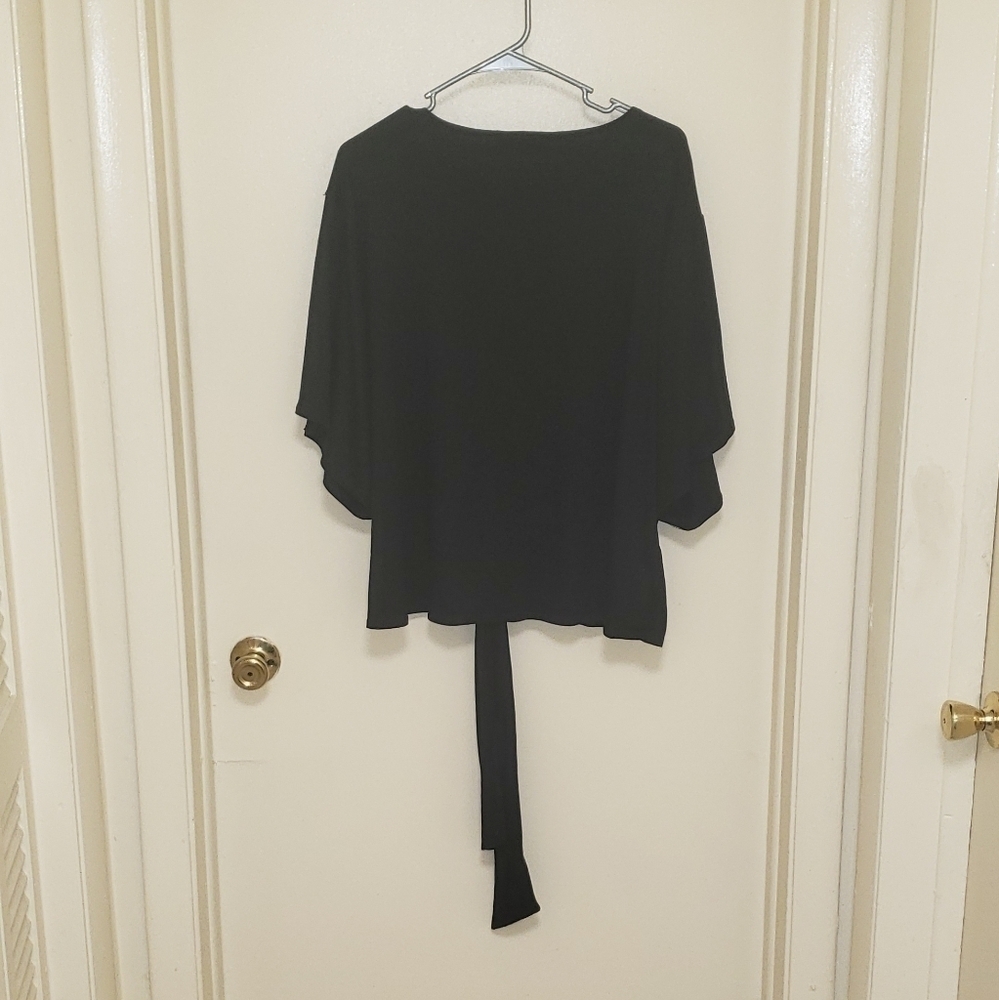 Top - Picture 2 of 3